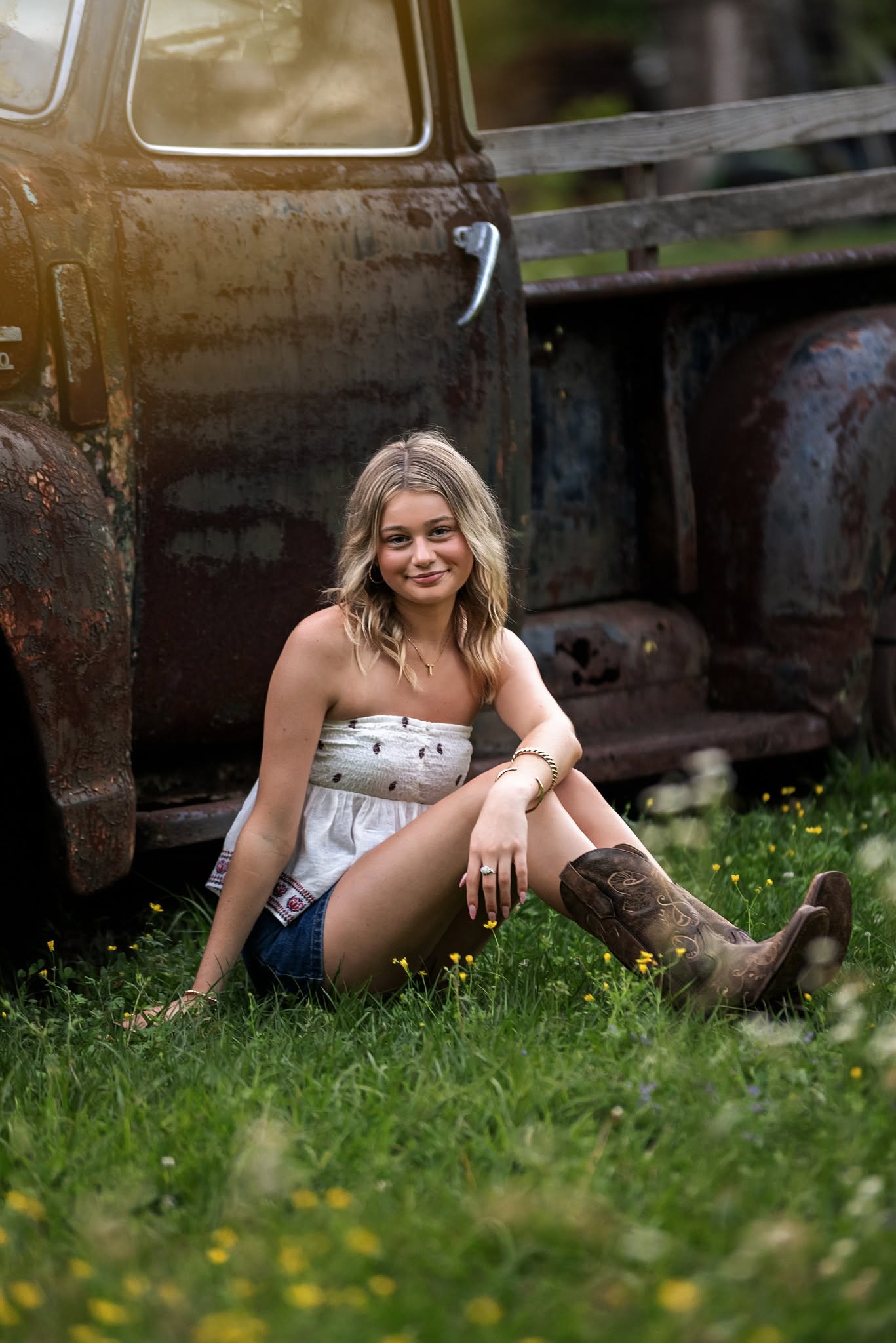 Senior Photoshoot at the Little Ranch Farm